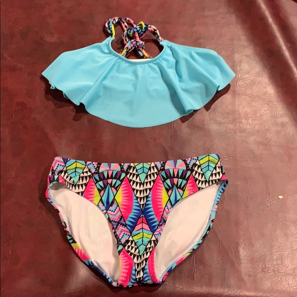 3 for $15 🛍 
Girls bikini 👙 - Picture 1 of 5